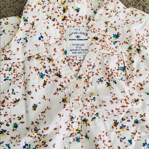 Top - Picture 3 of 4